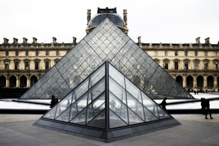 Les rares œuvres de femmes répertoriées au Louvre s'avèrent être pour une très grande majorité des dessins et de simples miniatures. © Alex Holyoake / Unsplash 