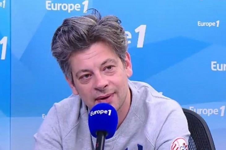 Biolay se dit prêt à débattre sur Europe 1 avec Bachelot, une ministre "un peu absente"