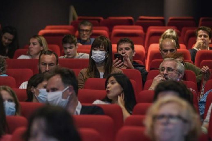 «Echaudés par les déprogrammations en cascade depuis mars 2020, les spectateurs se décident de plus en plus tard»