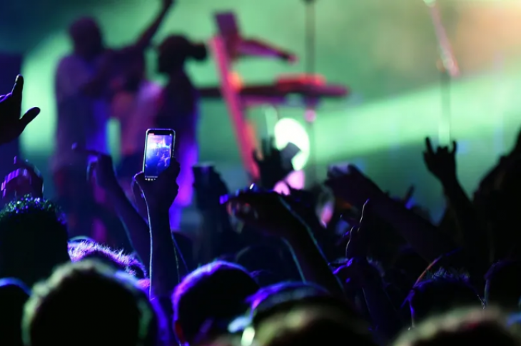 Covid-19 : les syndicats du spectacle "soulagés" mais "cela va prendre des semaines avant que le public revienne" dans les salles de concerts