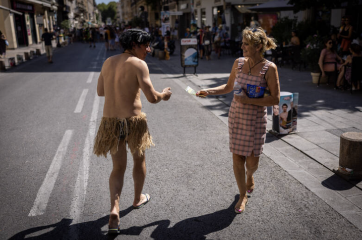 Au festival off d’Avignon, les comédiens ont le tract