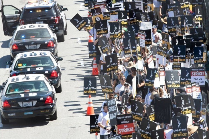 Mobilisation Hollywood : les discussions bloquent, les scénaristes à bloc