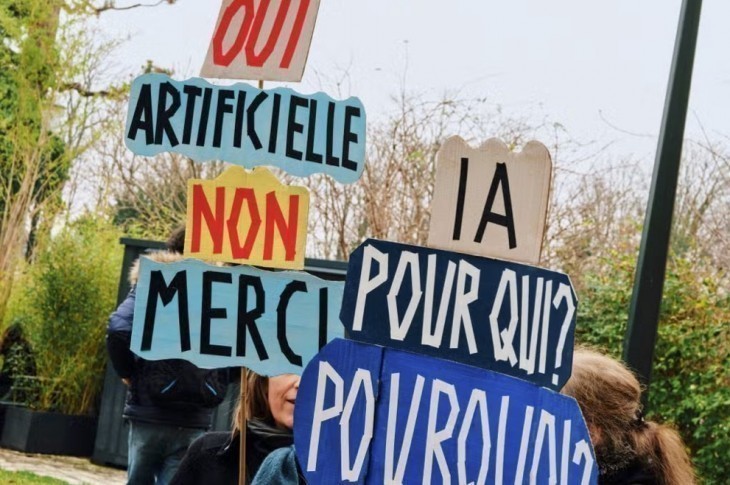 Contre-sommet de l’IA : « On va vers le grand remplacement de la créativité humaine »